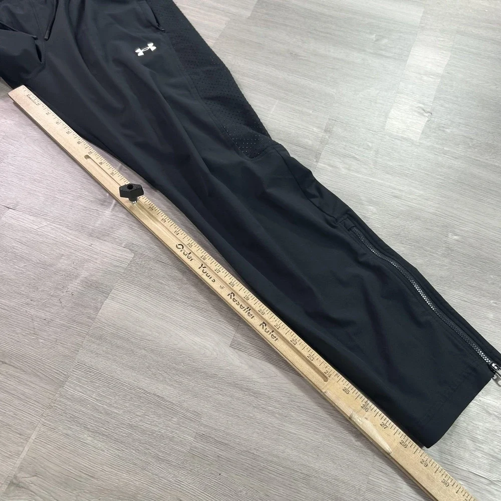 Under Armour Track Pants Mens Medium Black Woven Zip Hem Ventilated 1370428